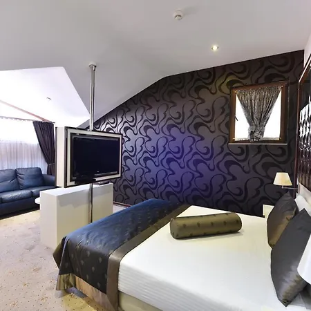 Blueberry Boutique Hotel 4*